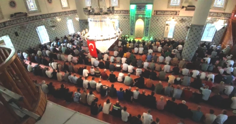 2026 Bayramı İçin Şanlıurfa'da Namaz Saati Belli Oldu! Kaçta Kılınacak?